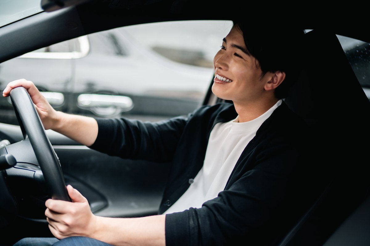 カーシェアや車を使った移動の様子