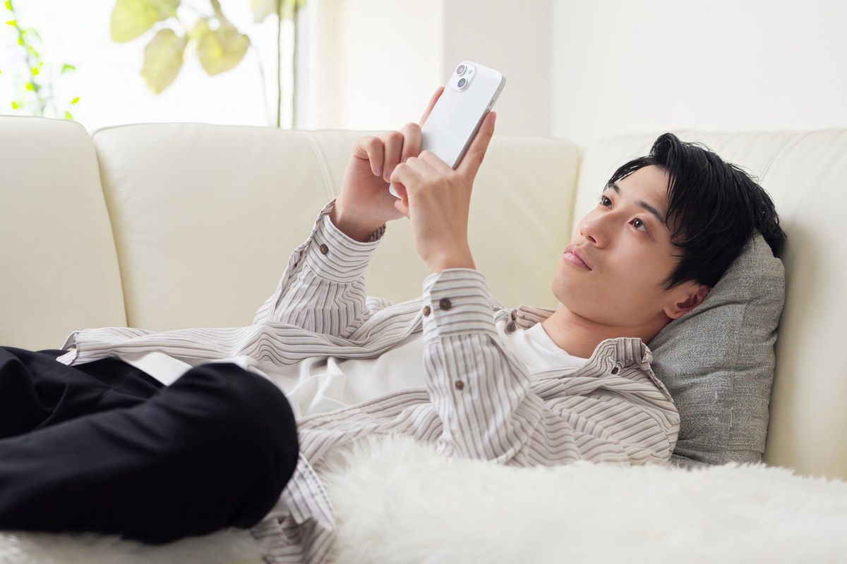 スマホでニュースを読む人